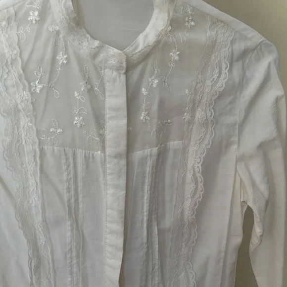 Embroidered & Lace White Long Sleeve Shirt - Picture 2 of 7